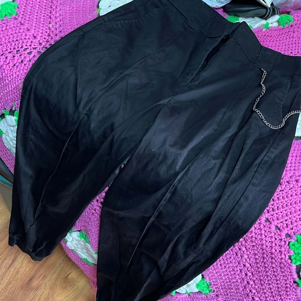 Dynamite pants with chain
